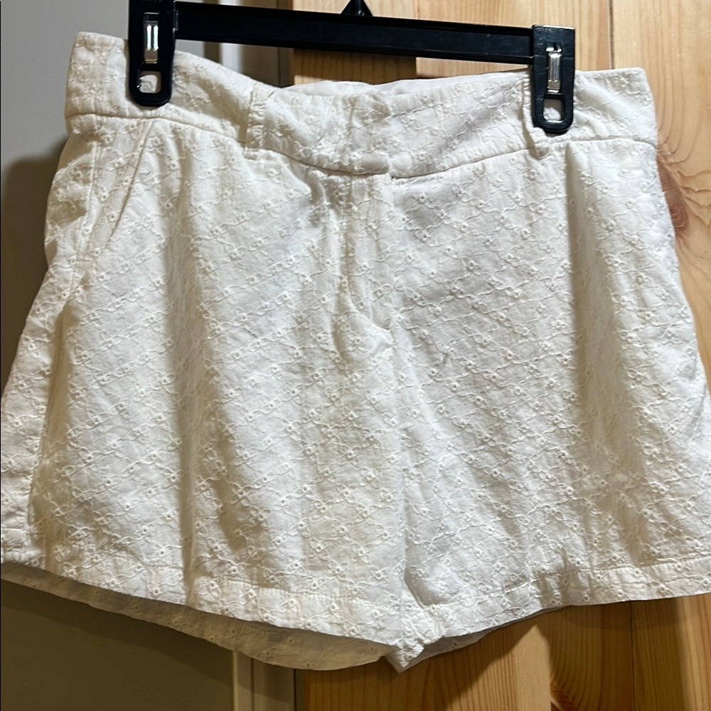 Signature Studio High Waist White Shorts